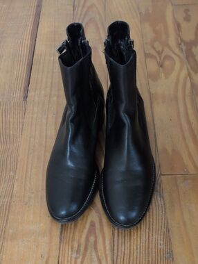 Aquatalia Black Leather Ankle Booties with Side Zip